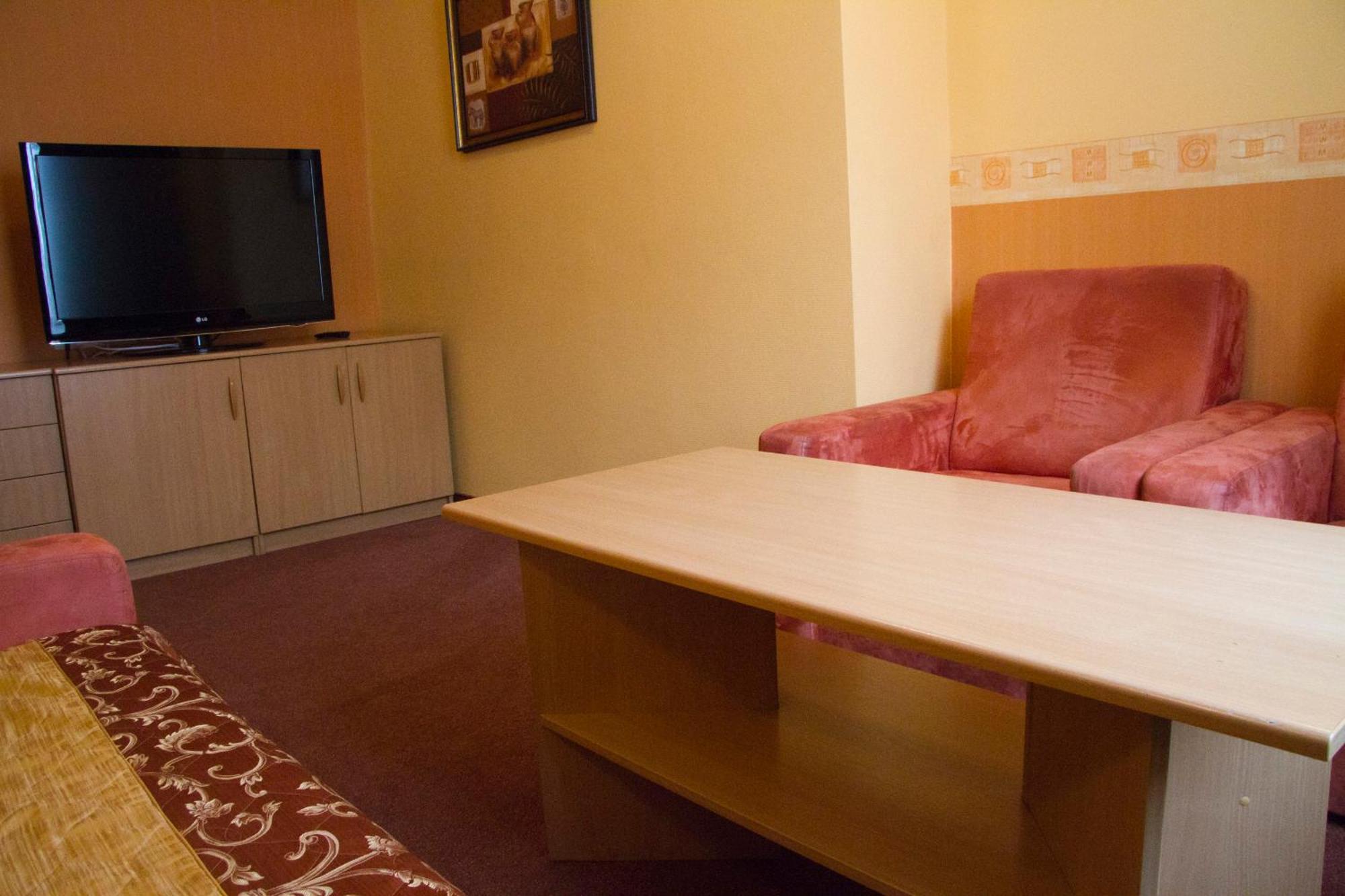 Hotel Iskra Rzeszów Εξωτερικό φωτογραφία