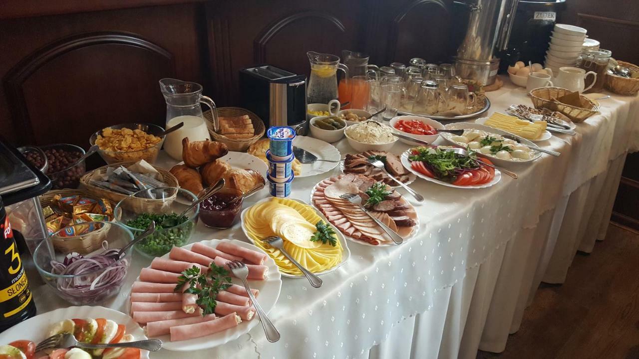 Hotel Iskra Rzeszów Εξωτερικό φωτογραφία