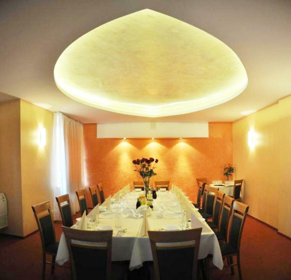 Hotel Iskra Rzeszów Εξωτερικό φωτογραφία